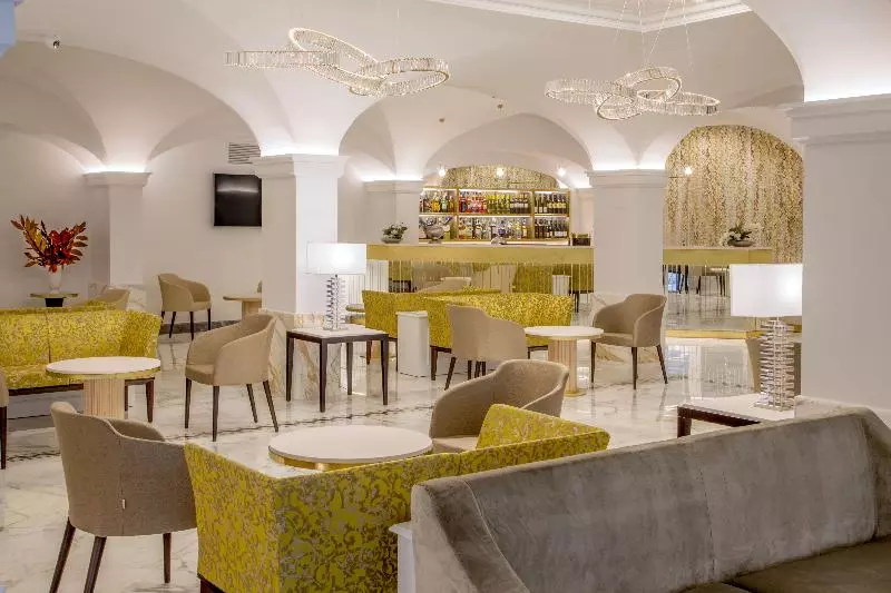 Shangri La Roma By Omnia Hotels