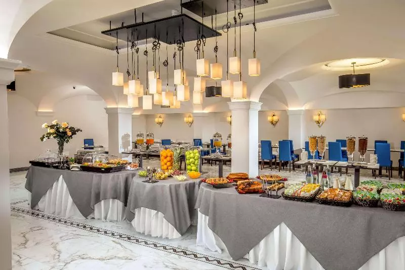 Shangri La Roma By Omnia Hotels