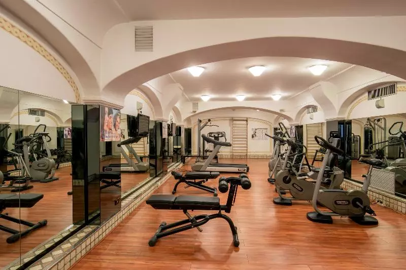 Shangri La Roma By Omnia Hotels