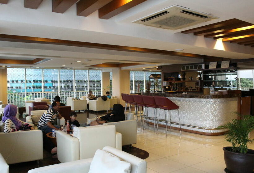 בית מלון כפרי Anggrek Shopping