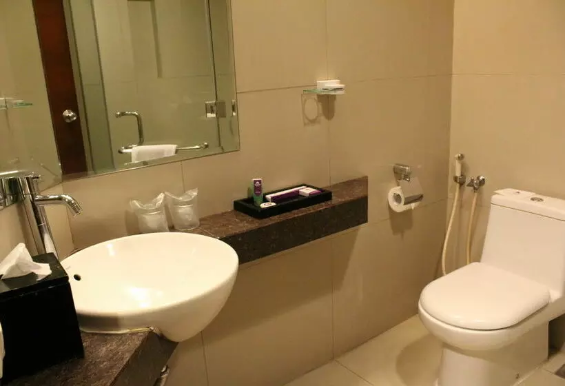 فندق Anggrek Shopping