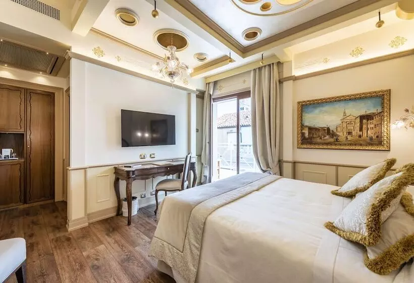 Отель Monaco & Grand Canal