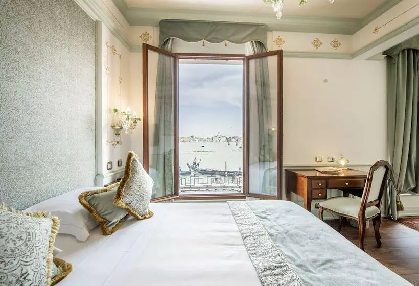 Отель Monaco & Grand Canal