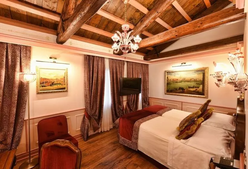 Отель Monaco & Grand Canal