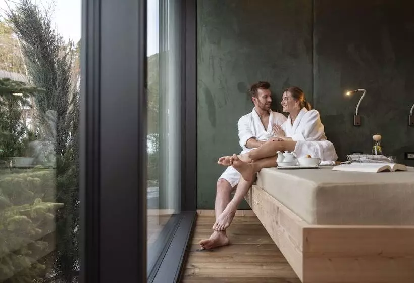 Отель Waldrast Dolomites