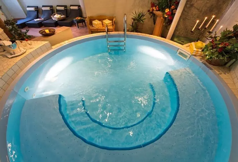 Отель Waldrast Dolomites