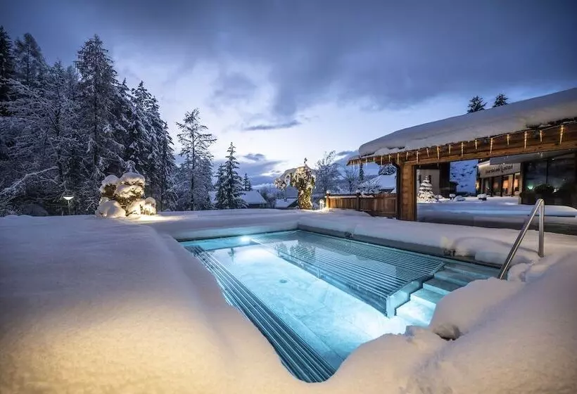 Отель Waldrast Dolomites