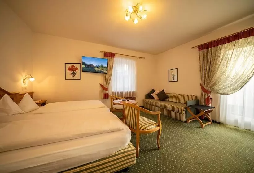 Отель Waldrast Dolomites