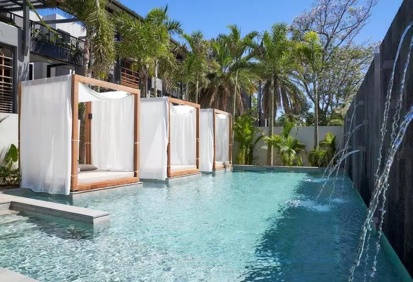 هتل Lux Grand Baie Resort & Residences