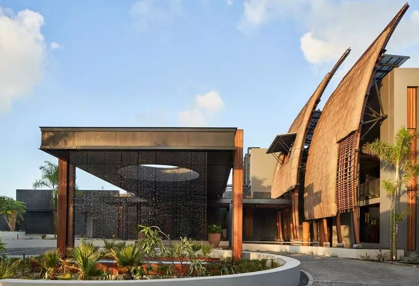 هتل Lux Grand Baie Resort & Residences