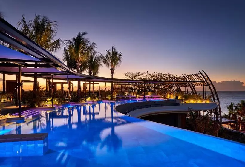 هتل Lux Grand Baie Resort & Residences