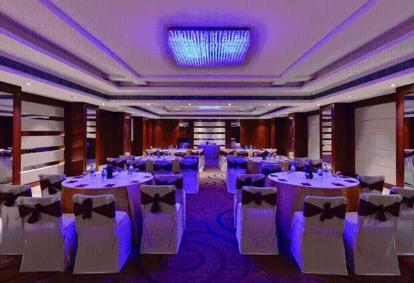 בית מלון כפרי Lords Plaza Jaipur