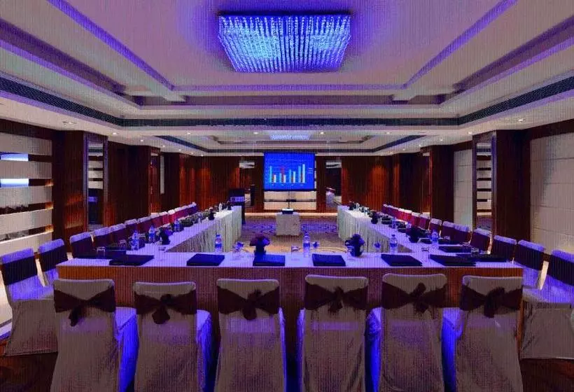 בית מלון כפרי Lords Plaza Jaipur