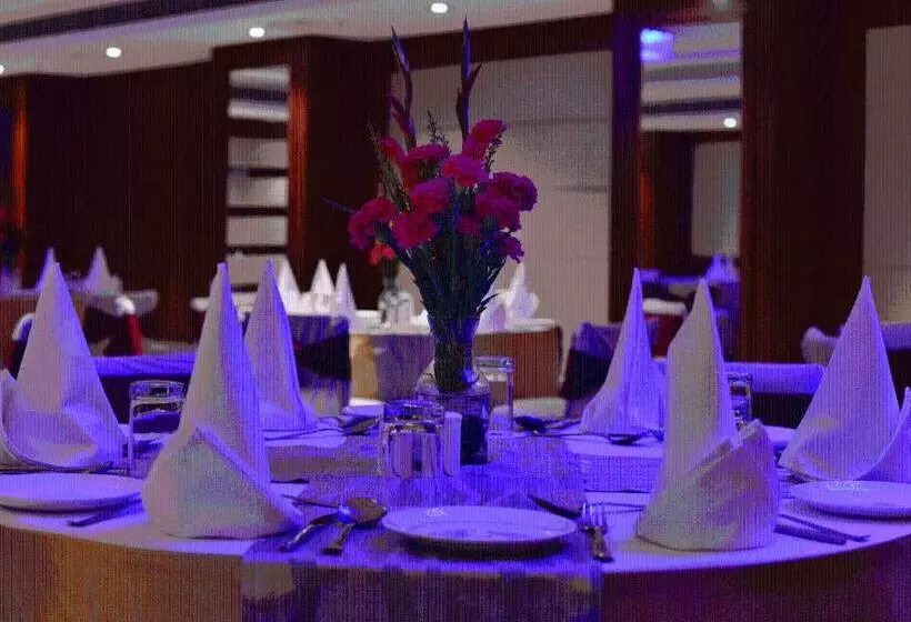 בית מלון כפרי Lords Plaza Jaipur