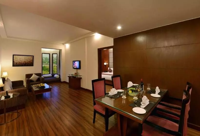 בית מלון כפרי Lords Plaza Jaipur