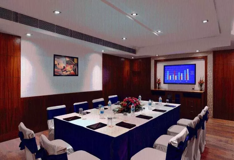 בית מלון כפרי Lords Plaza Jaipur