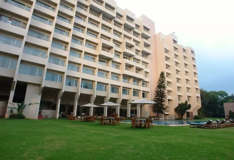 فندق The Lalit Ashok