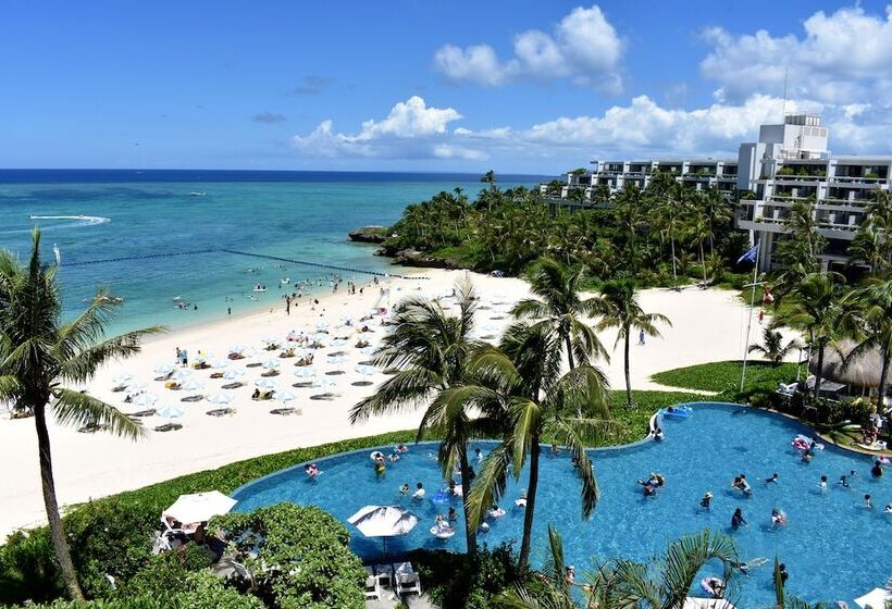 هتل The Moon Beach Museum Resort