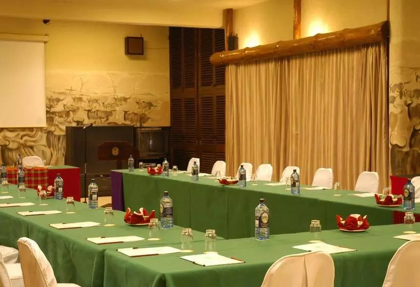 هتل Amboseli Serena Safari Lodge