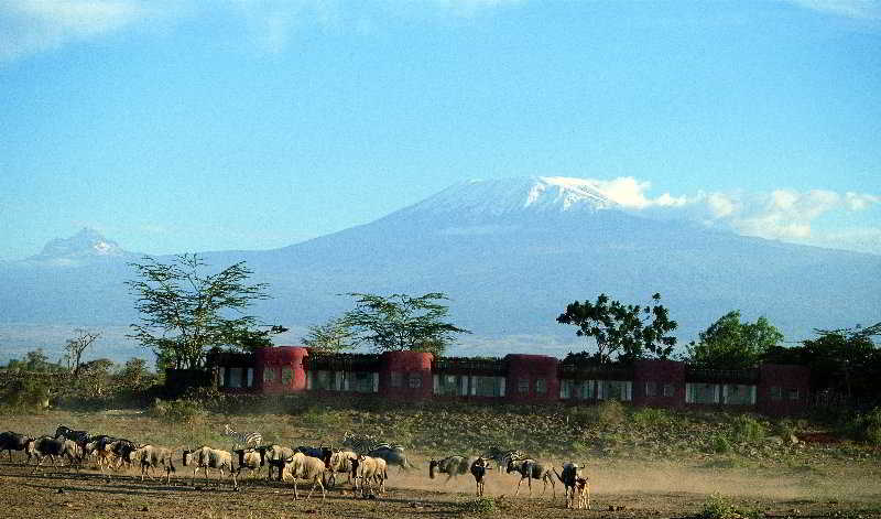 בית מלון כפרי Amboseli Serena Safari Lodge