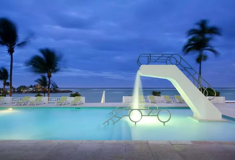 هتل Couples Tower Isle