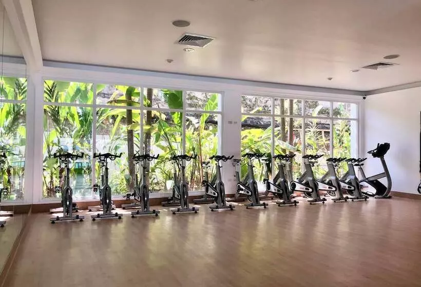 هتل Couples Tower Isle