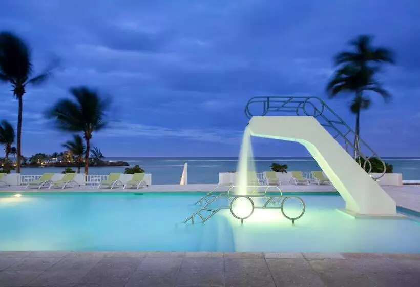 هتل Couples Tower Isle