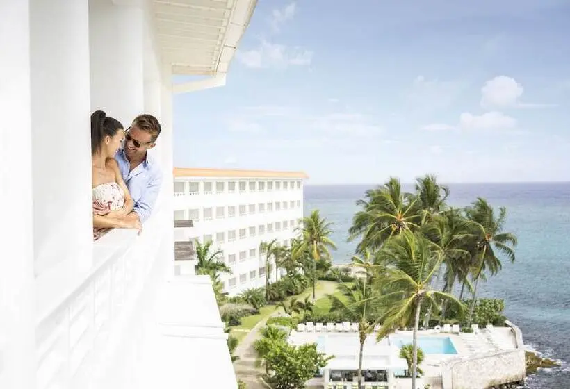 ホテル Couples Tower Isle
