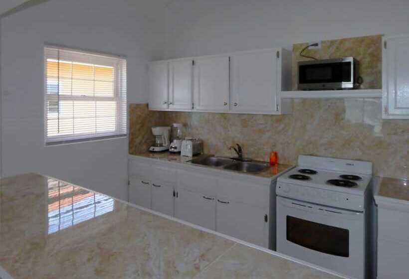 هتل Rendezvous Bay