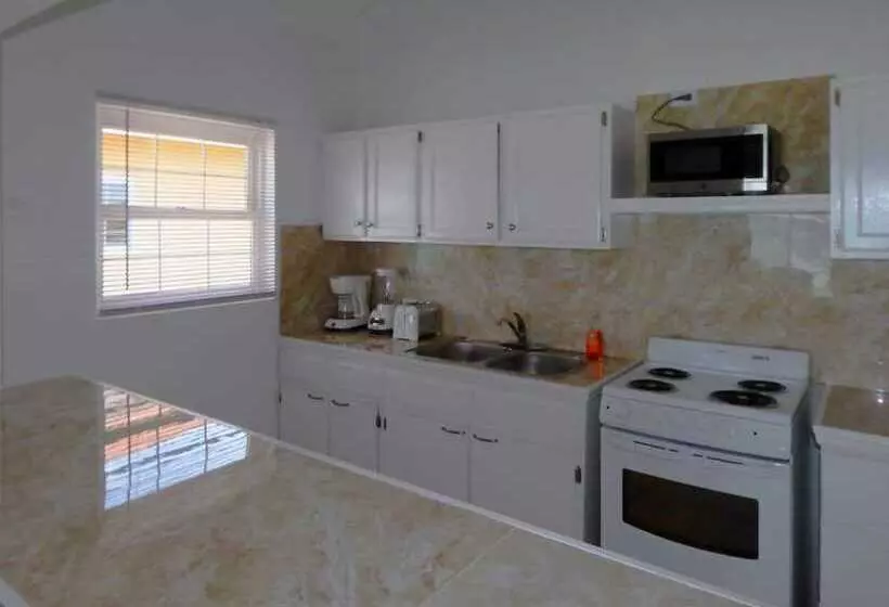 هتل Rendezvous Bay