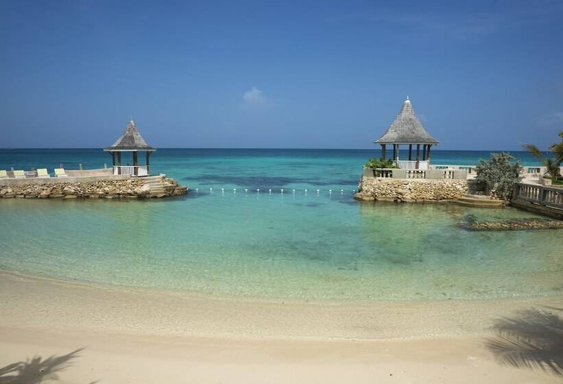 هتل Seagarden Beach Resort All Inclusive