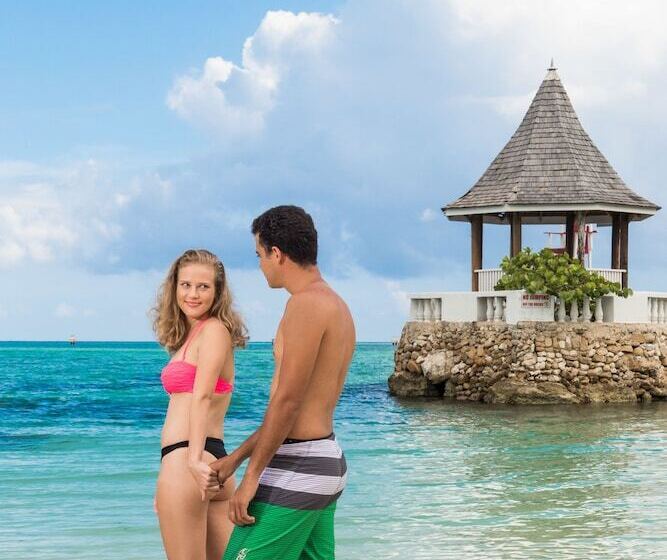 هتل Seagarden Beach Resort All Inclusive