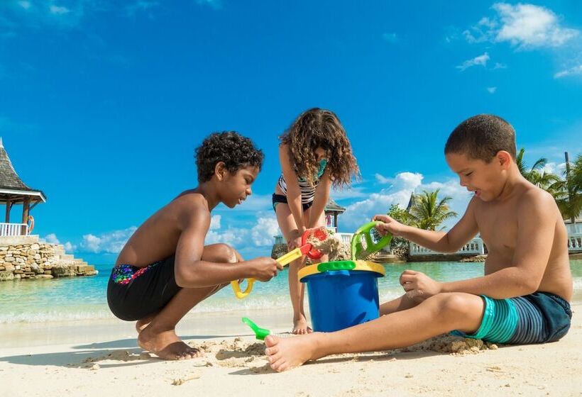 هتل Seagarden Beach Resort All Inclusive