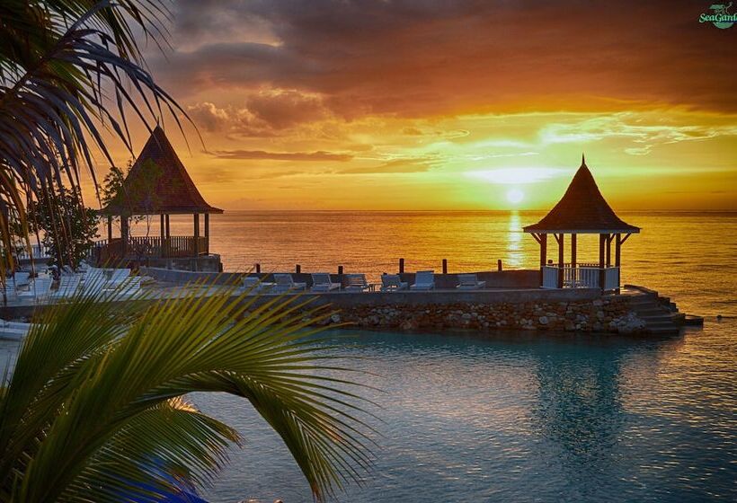 هتل Seagarden Beach Resort All Inclusive