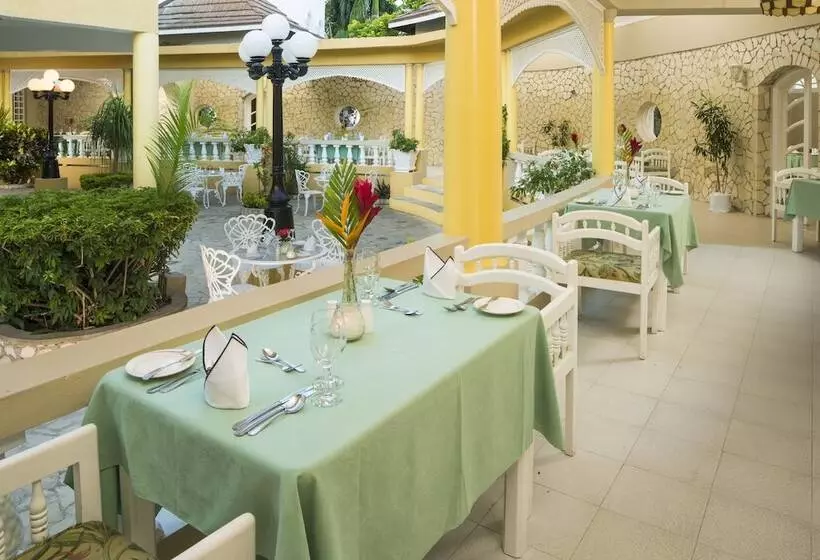 Seagarden Beach Resort  All Inclusive