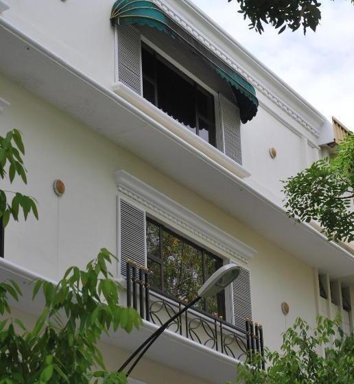 فندق The Jesselton