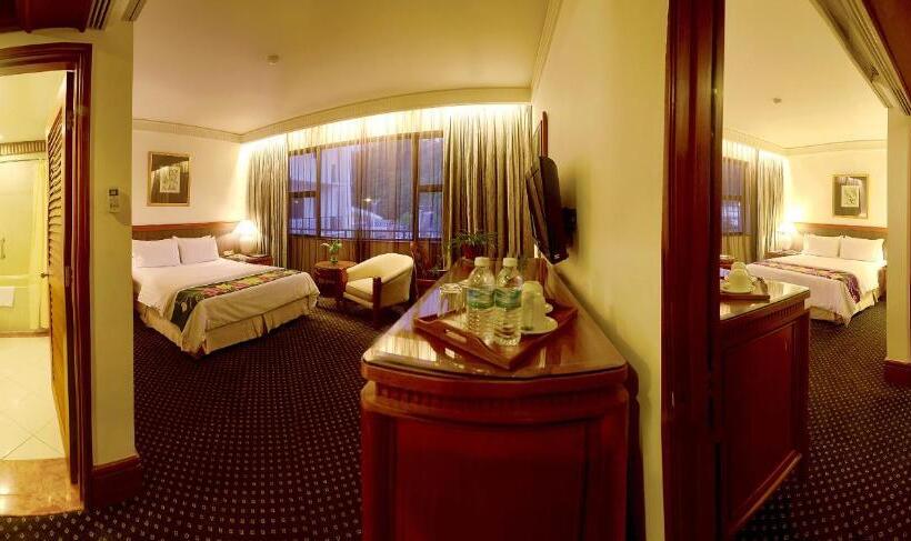 فندق The Jesselton