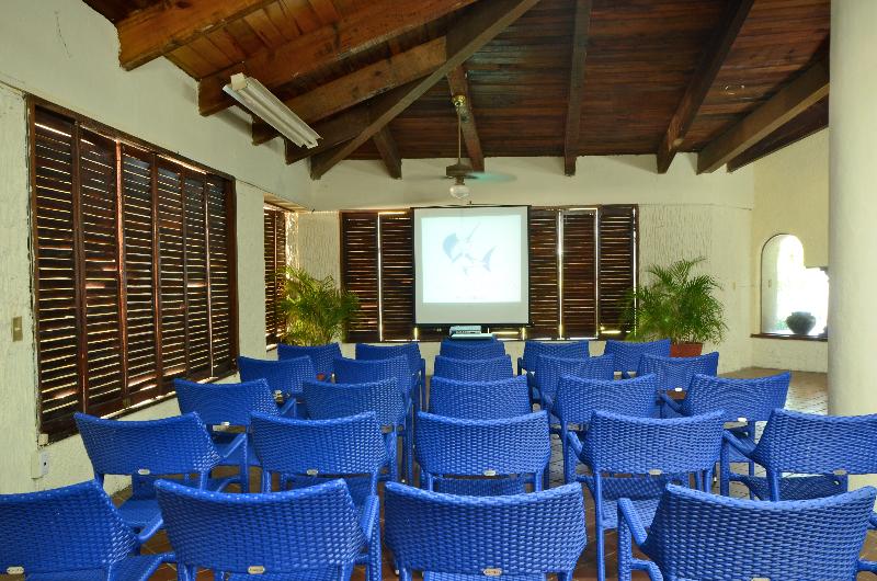 Cabo Blanco Hotel And Marina