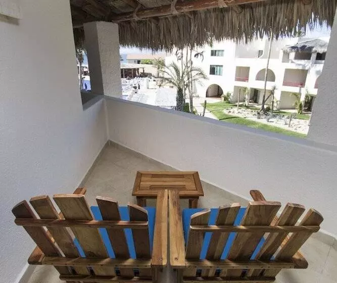 Hotel Grand Decameron Los Cabos, A Trademark All Inclusive Resort