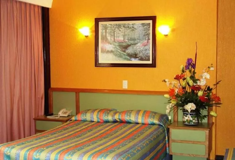 호텔 Segovia Regency