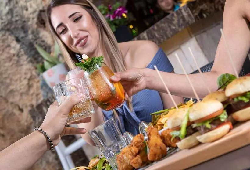 استراحتگاه Pergola Hotel & Spa