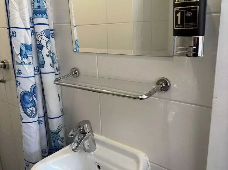 Отель Amsterdam Inn