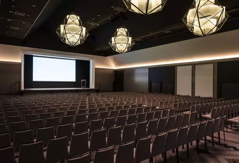 호텔 Anantara Grand Krasnapolsky Amsterdam