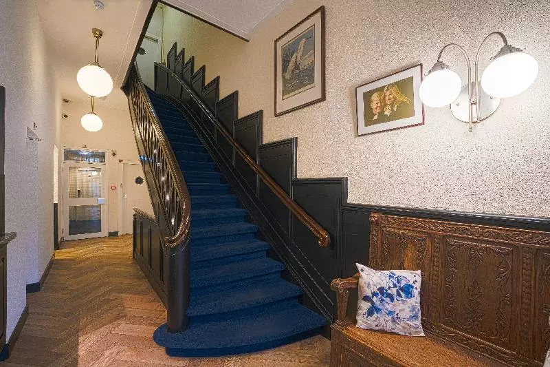 Отель Atlas Vondelpark