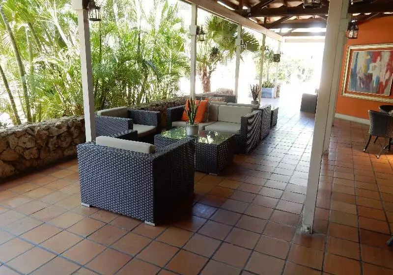 Talk Of The Town Beach Hotel & Beach Club By Gh Hoteles