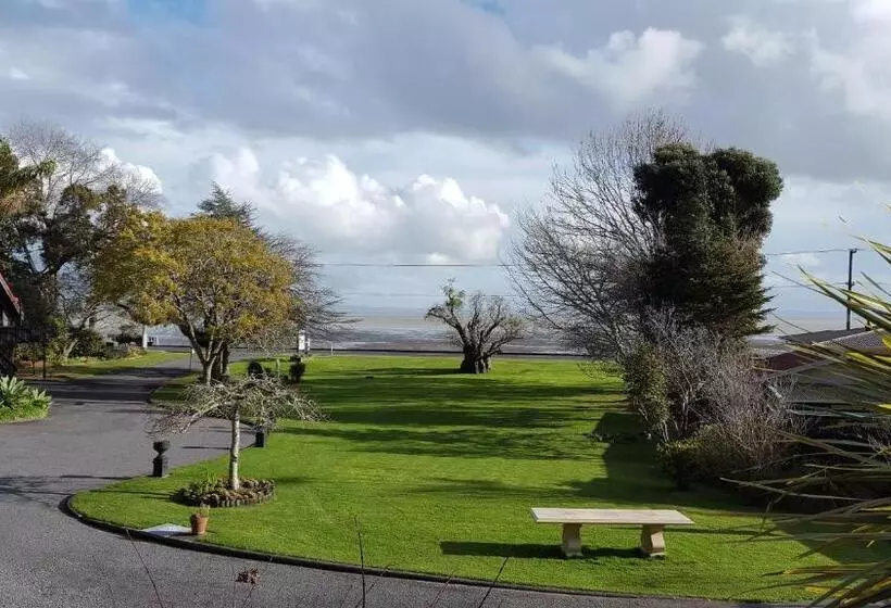 فندق Coastal Motor Lodge