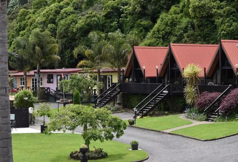 فندق Coastal Motor Lodge