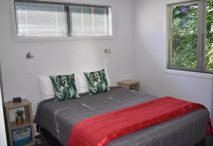 فندق Coastal Motor Lodge