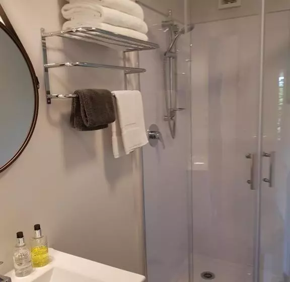 فندق Coastal Motor Lodge