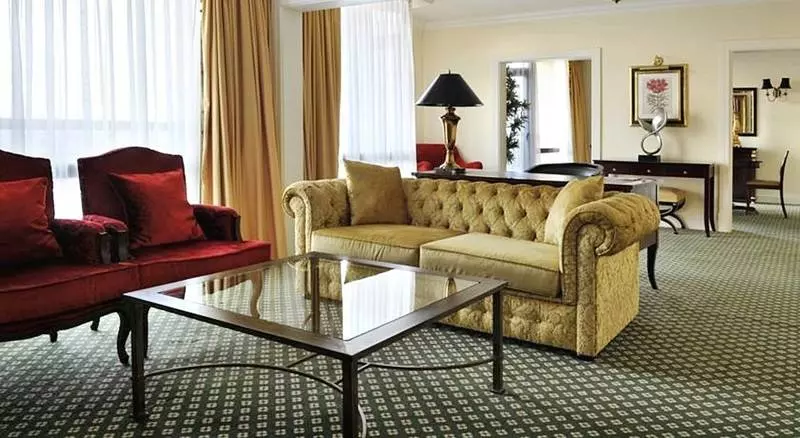 هتل Lisbon Marriott